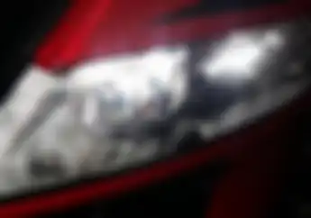 Jika Dibiarkan Bahaya, Terungkap Penyebab Mengapa Mika Lampu Motor Sering Berembun