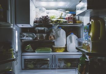 Kinclong Seketika! Berikut Cara Membersihkan Kulkas Secara Menyeluruh, Bagian-Bagian Ini Jangan Dilupakan Loh!