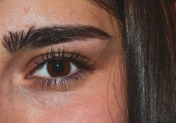 Kini Tak Perlu Repot dengan Pensil Alis! Cukup Gunakan Bahan-Bahan Ini, Rambut Alis Langsung Tebal Secara Alami