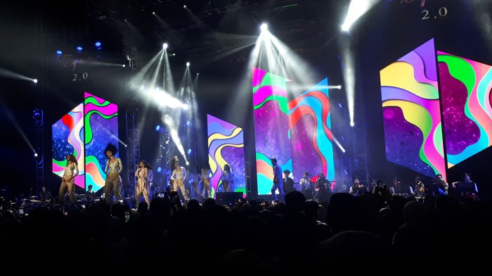Penyanyi Rossa saat tampil di panggung Tennis Indoor Senayan melalui Konser Tegar 2.0, Sabtu (5/10/2019) malam.