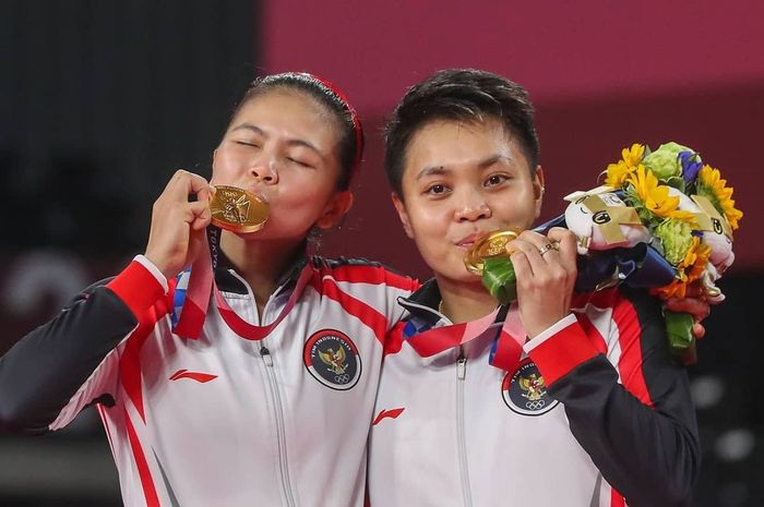Greysia Polii dan Apriyani Rahayu Sabet Emas di Olimpiade Tokyo 2020, Intip Outfit Keduanya Bikin Pangling Tanpa Jersey Bulutangkis!