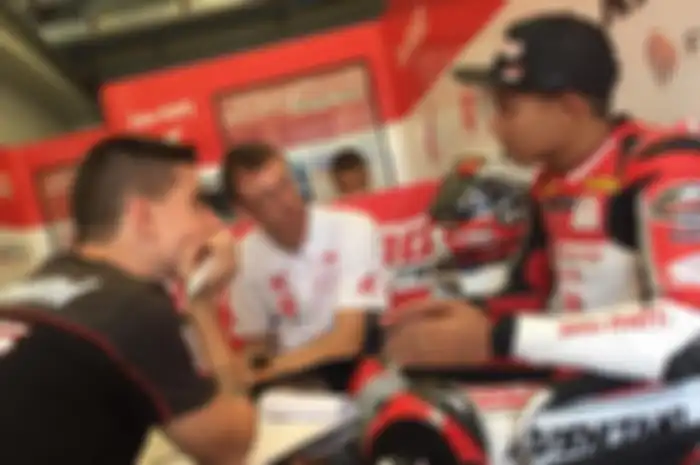 Dimas Ekky Pratama start dari grid ketiga di FIM CEV Moto2 Jerez.