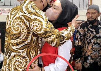 Bikin Salfok! Medina Zein Pamer Tas Selempang Hasil Kerajinan Tangan di Dalam Rutan