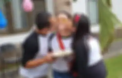 Suaminya Terbelit Masalah dengan Jokowi, Mayangsari Mendadak Pamer Foto Keluarga, Posenya Jadi Sorotan