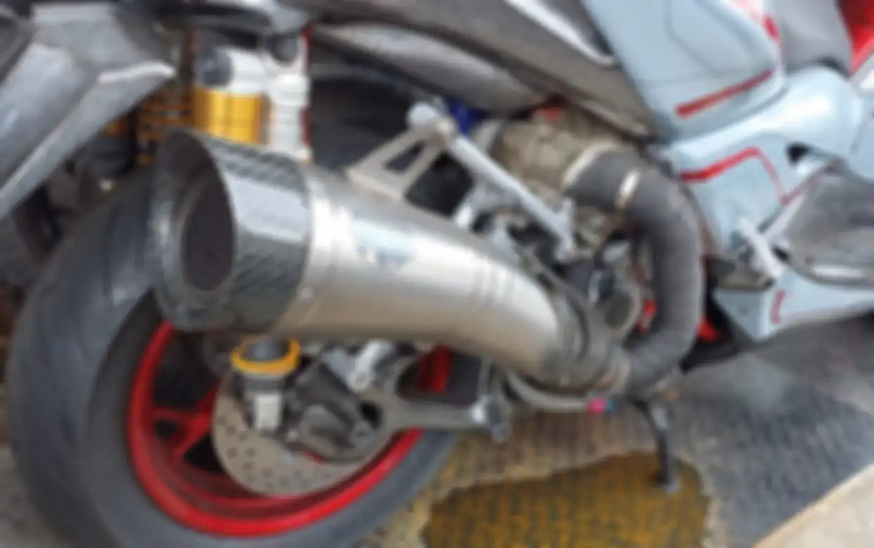 Knalpot aftermarket atau standar racing bisa digunakan di motor yang kubikasi mesinnya sudah ditingkatkan. 