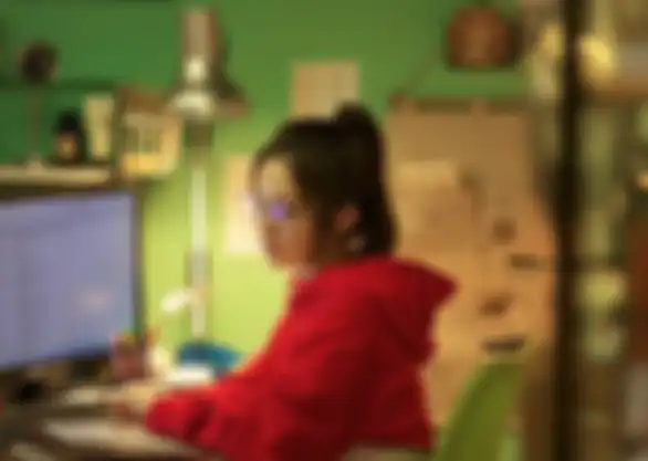 Drama Korea - ilustrasi di depan laptop