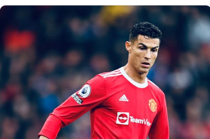 Eks winger Arsenal, Paul Merson, mengecam keputusan Ole Gunnar Solskjaer, yang mencadangkan Cristiano Ronaldo kala melawan Everton.