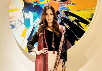 Naik Kuda Bareng Adinda Bakrie, Nia Ramadhani Tetap Tampil Cantik Meski Cuma Pakai Kaos Polos