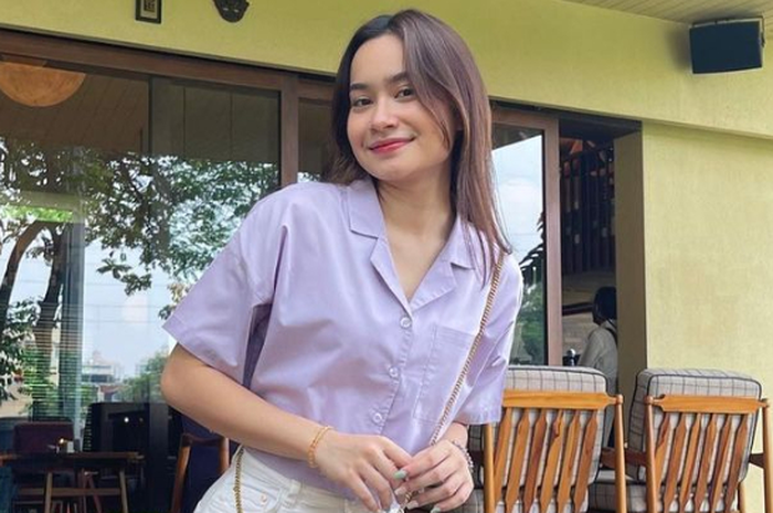 Satine Zaneta, anak Abimana Aryasatya.