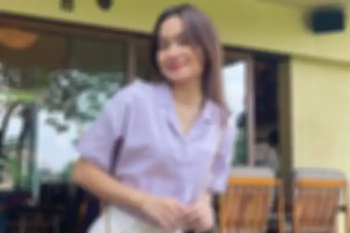 Satine Zaneta, anak Abimana Aryasatya.