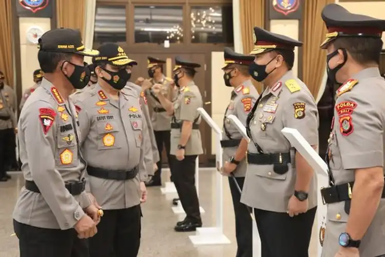 Bikin Penasaran Berapa Gaji Polisi Berpangkat Jenderal, Bisa Beli Motor Apa Nih
