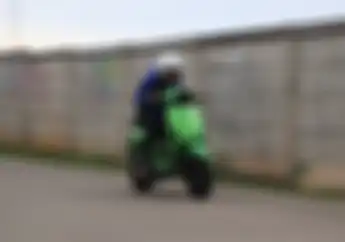Vespa Sprint Bengis Spek Drag 500 Meter Sentul, Tenaga Naik 145 Persen