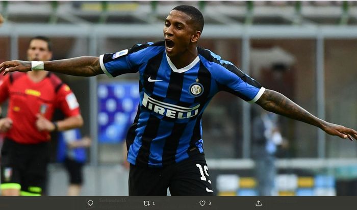 Ashley Young mencetak gol untuk Inter Milan ke gawang Brescia, 1 Juli 2020.