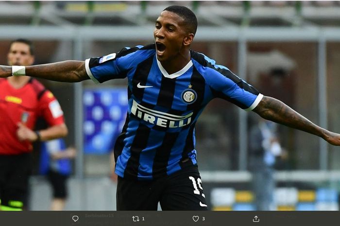 Ashley Young mencetak gol untuk Inter Milan ke gawang Brescia, 1 Juli 2020.