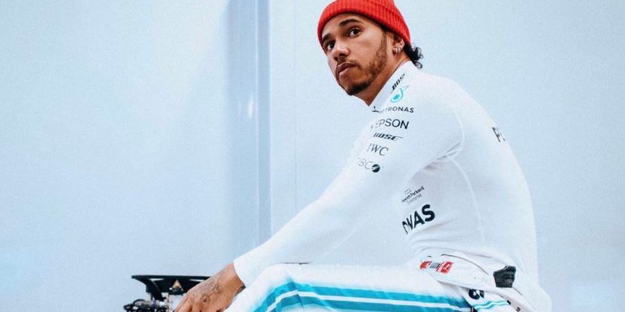 Lewis Hamilton Kirim Mobil F1 untuk Penggemarnya yang Idap Kanker