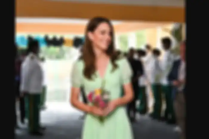 Penampilan Kate Middleton pakai dress hijau