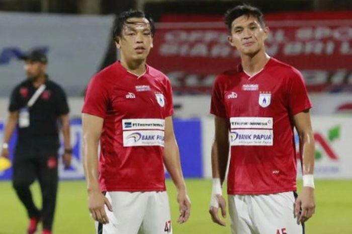 Pemain Persipura Jayapura, Geri Mandagi dan Mario Londok.