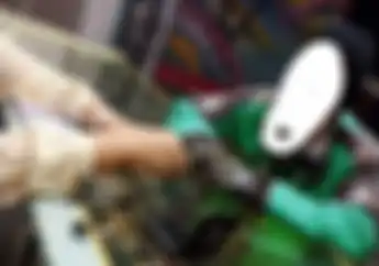 Sedih, Kisah Driver Ojol di Depan Toko Mas, Sempat Dicurigai Penjaga, Ternyata Punya Niat Tulus