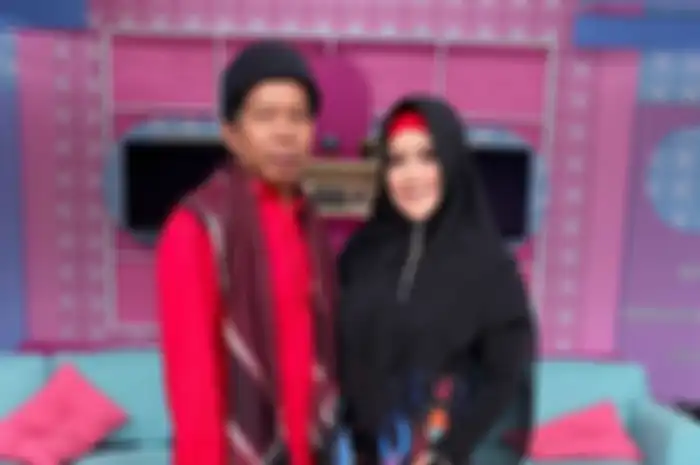Kiwil dan istri keduanya