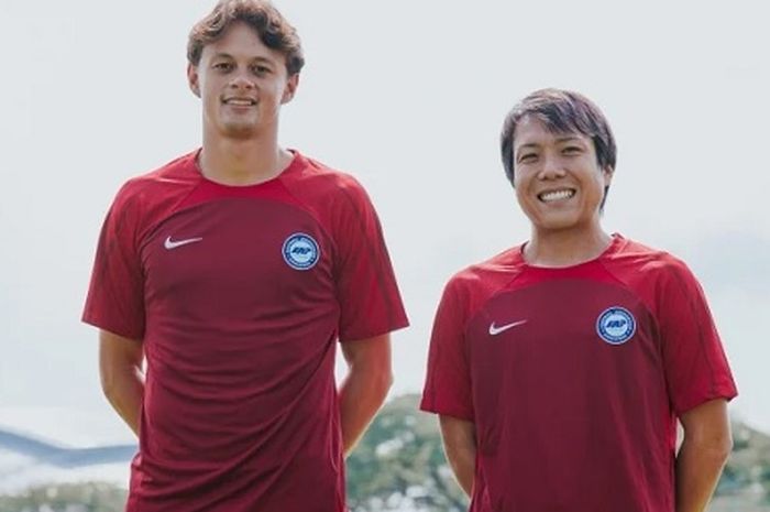 Pemain naturalisasi baru Singapura, Perry NG (kiri) dan Kyoga Nakamura (kanan).