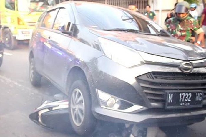 Mobil terpidana korupsi Wisnu Wardhana gilas motor staff jaksa