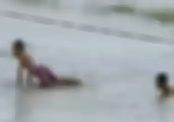 Video 2 Bocah Main Kubangan Sirkuit Mandalika, Berasa Di Waterpark