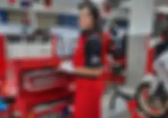 Acara Lexi Lady Time, Anya Geraldine Jadi Teknisi Yamaha Dadakan