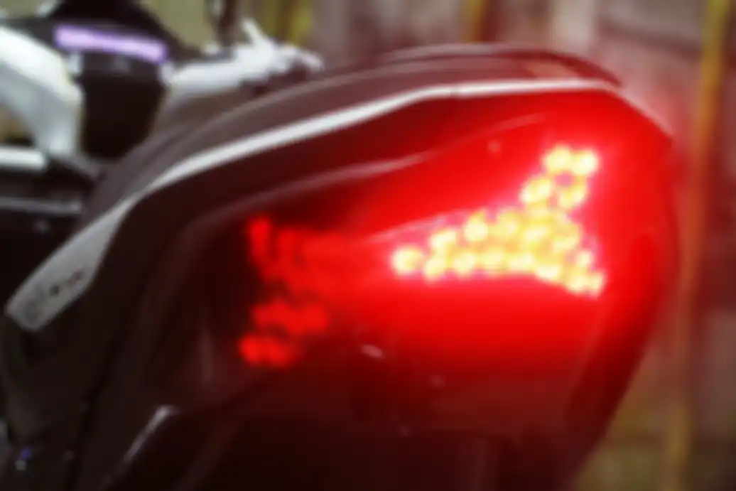 Rela potong rangka sepanjang 25 cm untuk undertail dan lampu belakang aftermarket ZX-10R