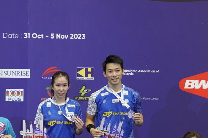 Ganda campuran Malaysia, Chan Peng Soon/Cheah Yee See saat menjuarai Kuala Lumpur Masters 2023 Super 100 pada Minggu (5/11/2023).