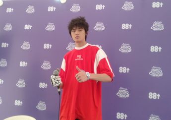 Tidak Hanya Jadi Rapper, Warren Hue Berencana Akan Buka Clothing Line