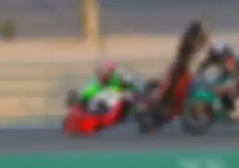 Apes, Pembalap Tim Indonesia Moto3 Terjatuh di Seri Moto3 Doha 2021