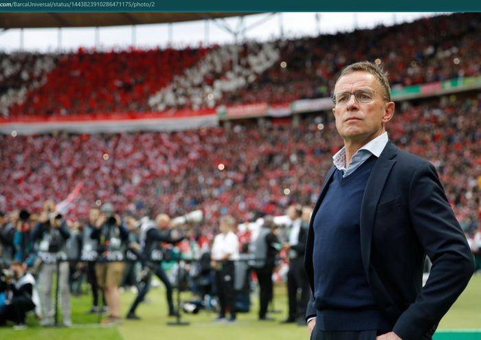 Mantan pelatih RB Leipzig, Ralf Rangnick dilaporkan tertarik menggantikan posisi Ole Gunnar Solskjaer di Manchester United.