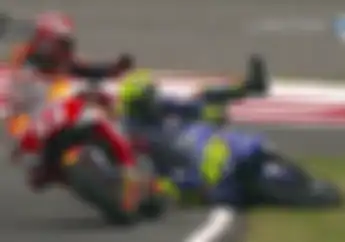 Video Detik-detik Marc Marquez Tabrak Valentino Rossi di MotoGP Argentina