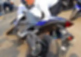 Teknik Angkat Motor Yang Benar Dan Ringan Saat Motor Kita Terjatuh