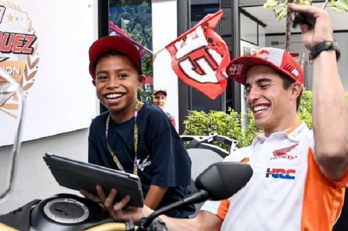 Rivaldy Bocah NTT peniru komentator MotoGP, Nick Harris, kegirangan saat bertemu Marc Marquez