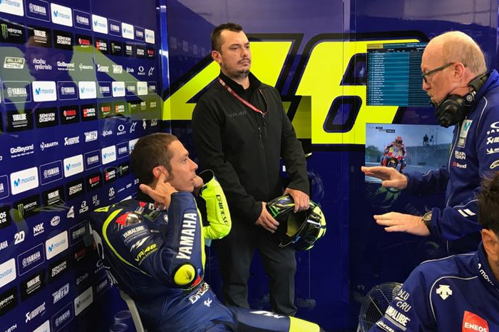 Valentino Rossi di paddock Movistar  Yamaha