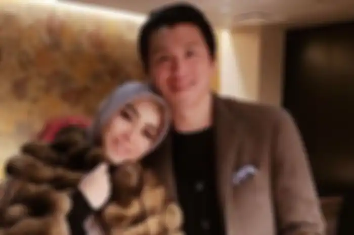 Syahrini dan Reino Barack