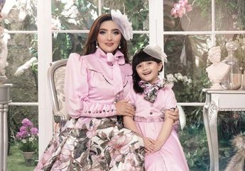 Selalu Kompak Setiap Manggung Bersama, Tengok Penampilan Ashanty dan Arsy Hermansyah Saat Kenakan Baju Kembar!