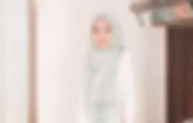 Biasa Tampil Santun dengan Balutan Hijab Syar'i, Dibalik Gayanya yang Sederhana Alyssa Soebandono Ketahuan Pakai Bros Branded Harga Fantastis