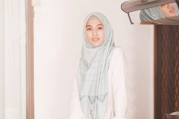 Biasa Tampil Santun dengan Balutan Hijab Syar'i, Dibalik Gaya Sederhana Alyssa Soebandono Ketahuan Pakai Bros Brand Ternama Harga Fantastis