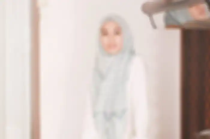 Biasa Tampil Santun dengan Balutan Hijab Syar'i, Dibalik Gaya Sederhana Alyssa Soebandono Ketahuan Pakai Bros Brand Ternama Harga Fantastis