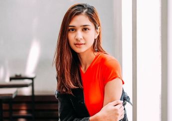 Gaya Feminin Edgy Mikha Tambayong Saat Liburan ke New York, Modis Banget!