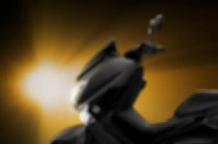 Yamaha NMAX 155 hitam.