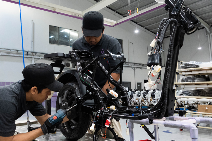 Start perakitan motor listrik Charged Indonesia