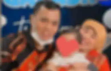 Haji Faisal Tak Kuasa Saat Melihat Gala Sky Minta Digendong Sosok yang Mirip Bibi Ardiansyah, Reaksi Spontan Anak Vanessa Angel Bikin Kakek Neneknya Sedih