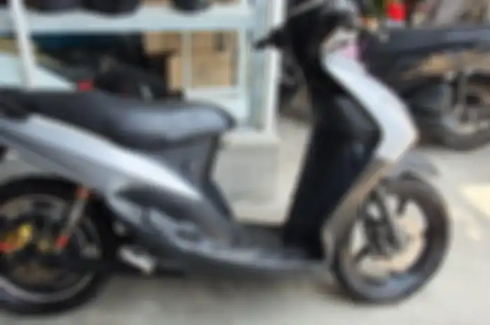 Modifikasi motor listrik dengan basis Yamaha Mio hasil konversi ke listrik ini mampu tembus 90 Km/jam, simak spesifikasinya yuk!