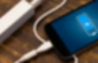 5 Kebiasaan yang Sering Disepelekan ini Bisa Jadi Pemicu Baterai Handphone Meledak