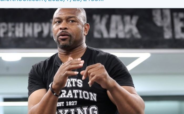 Mantan juara tinju lima divisi, Roy Jones Jr., akan menjadi lawan Mike Tyson pada pertandingan ekshibisi.