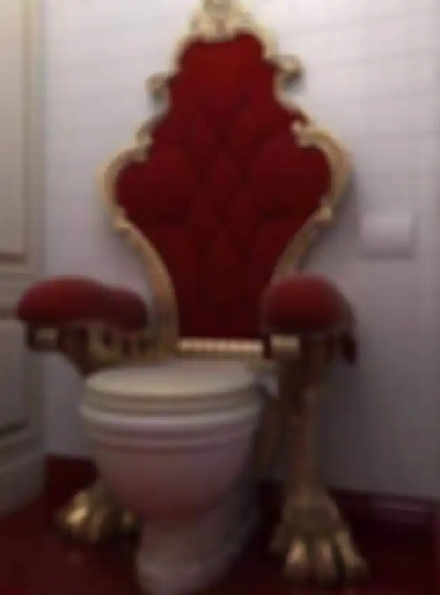 Toilet rumah Aty Kodong