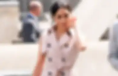6 Outfit Meghan Markle Berwarna Natural yang Simpel dan Classy